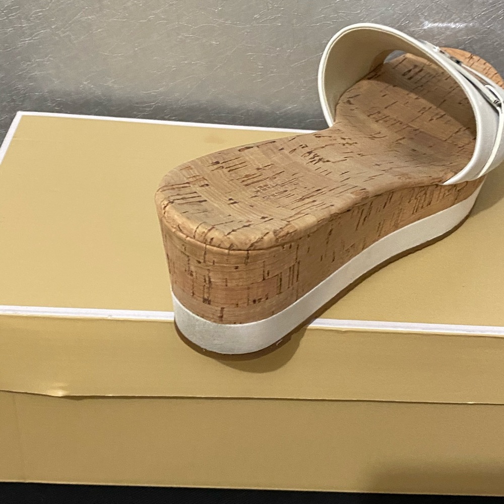 Micheal Kors white platform leather size 9 - Picture 5 of 7